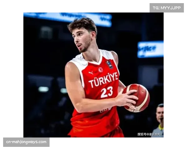 火箭申京追梦化转型成功 场均助攻创赛季新高至10次 火箭申京追梦化转型成功 场均助攻创赛季新高至10次